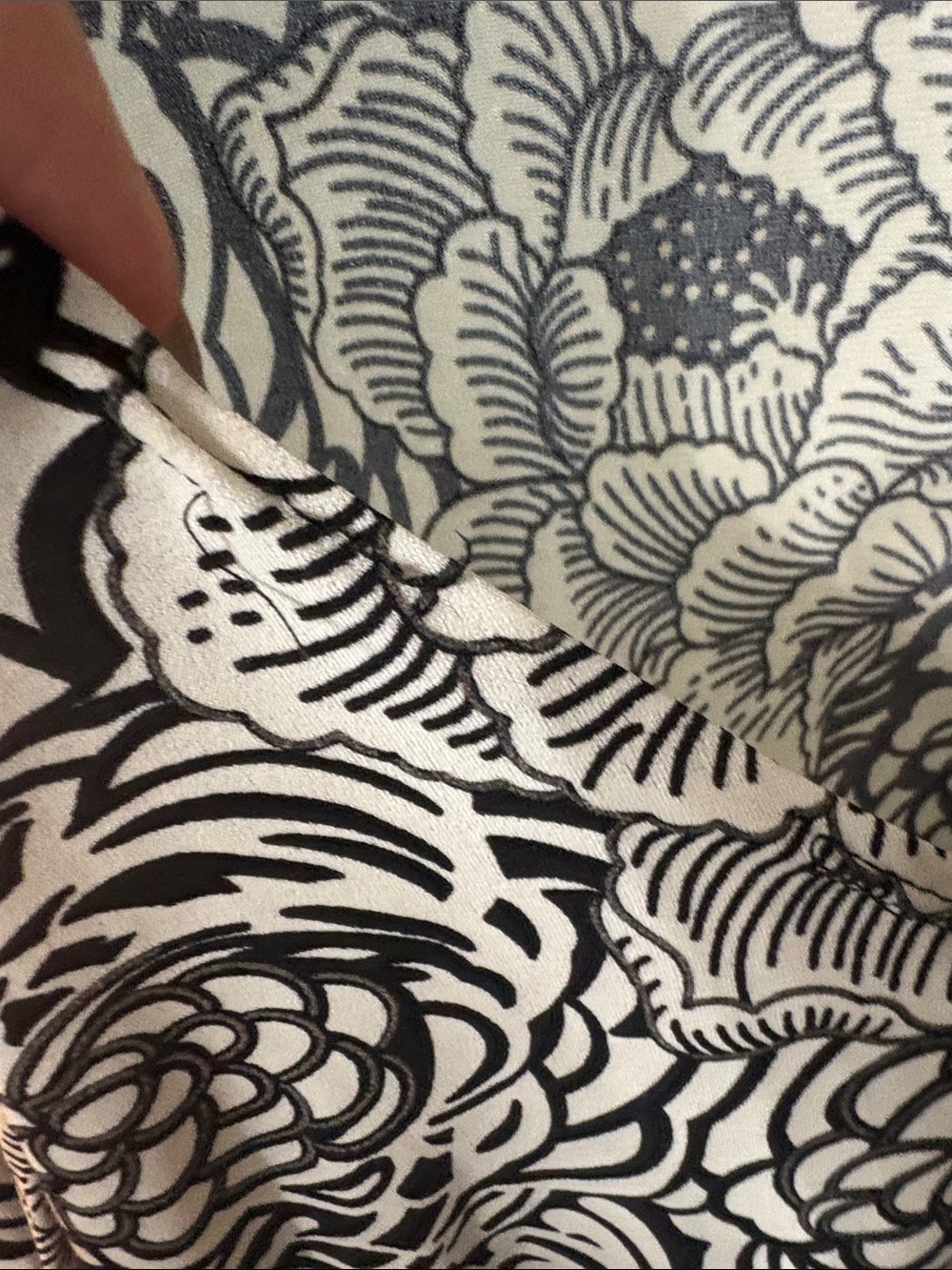 Dressbarn Black & Cream Floral V-Neck Long Sleeve Top - Picture 5 of 5